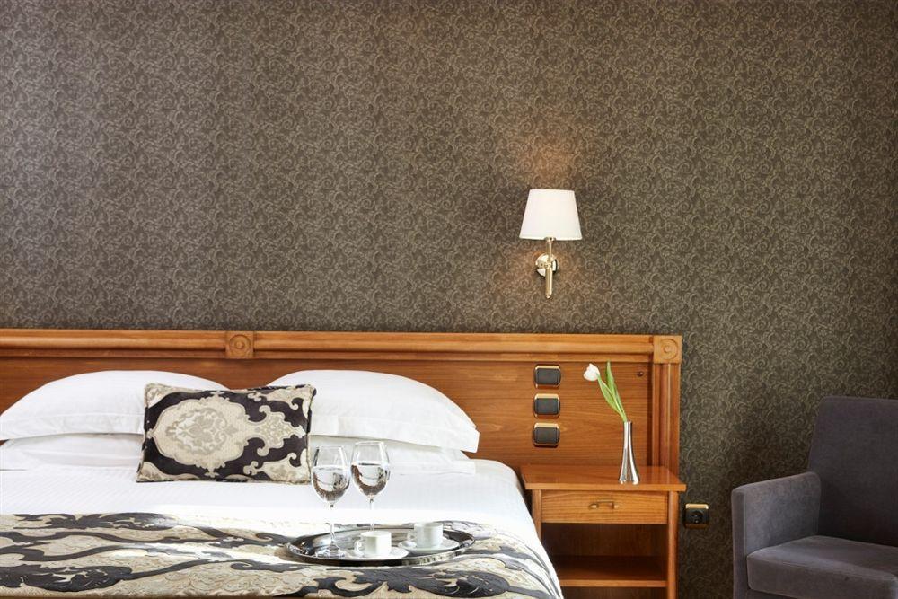 Ava Hotel And Suites Athens Ngoại thất bức ảnh